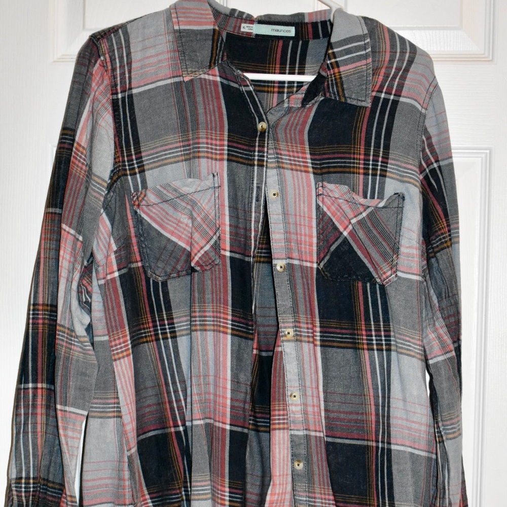 Double pocket plaid button down shirt
